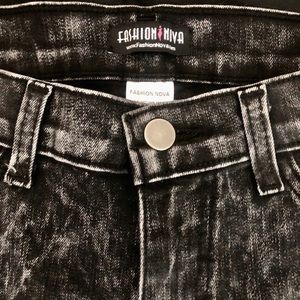 Distressed, High waisted, acid washed, Blk jeans